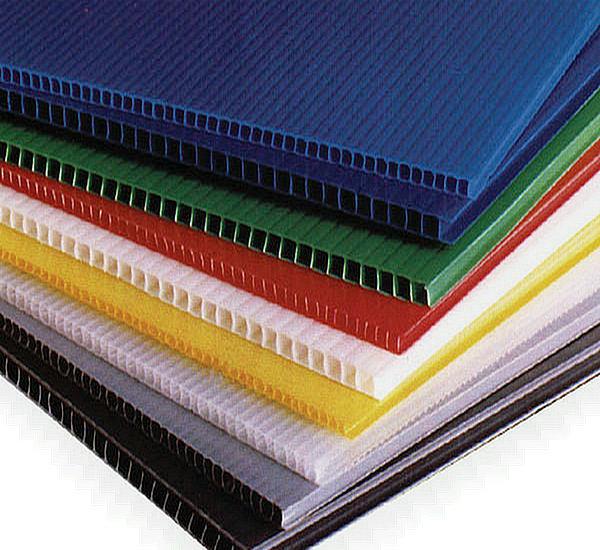 Plastic hollow board